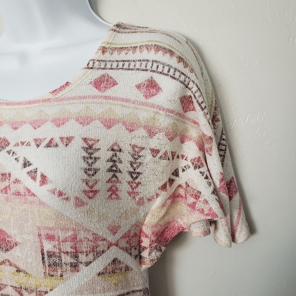 Maurices XS Short Sleeve Shirt Pink White Brown Aztec Strappy Back - Picture 6 of 7